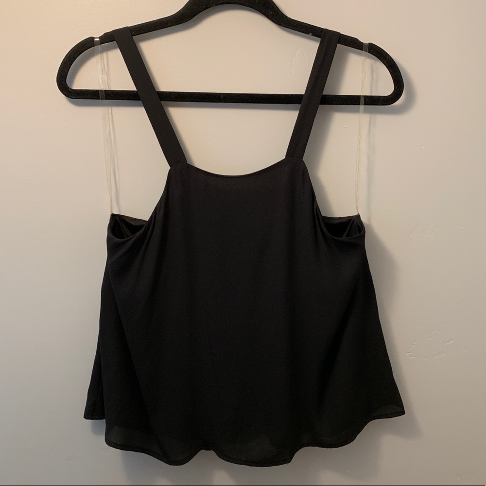 Black cute flowy top with tie in back NWT